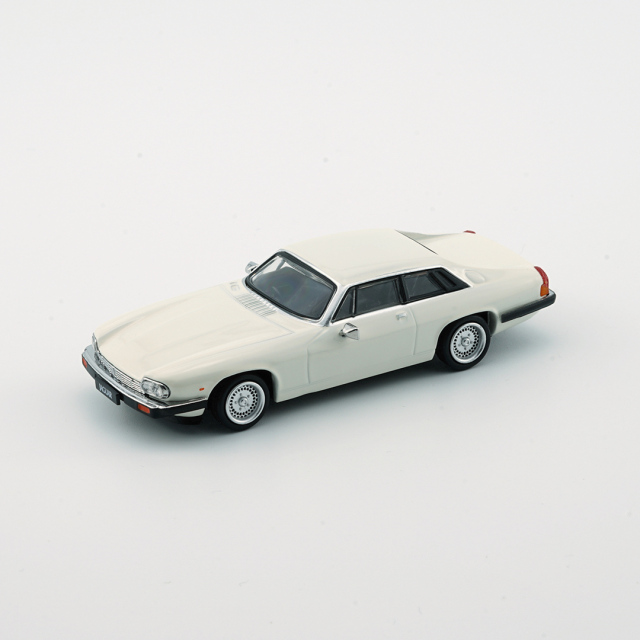 BM CREATIONS ジャガー XJS 1984 グレイシアホワイト (RHD)