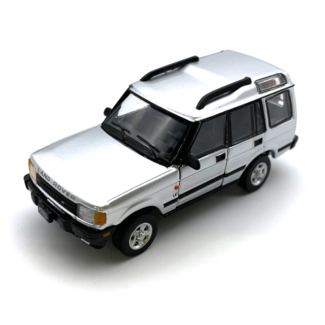 BM CREATIONS ランドローバー ディスカバリー 1 1998 シルバー (LHD) BM CREATIONS ランドローバー ディスカバリー 1 1998 シルバー (LHD)