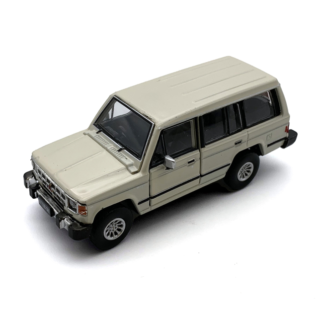 BM CREATIONS  三菱 パジェロ 1st Gen 1983 アイボリー RHD