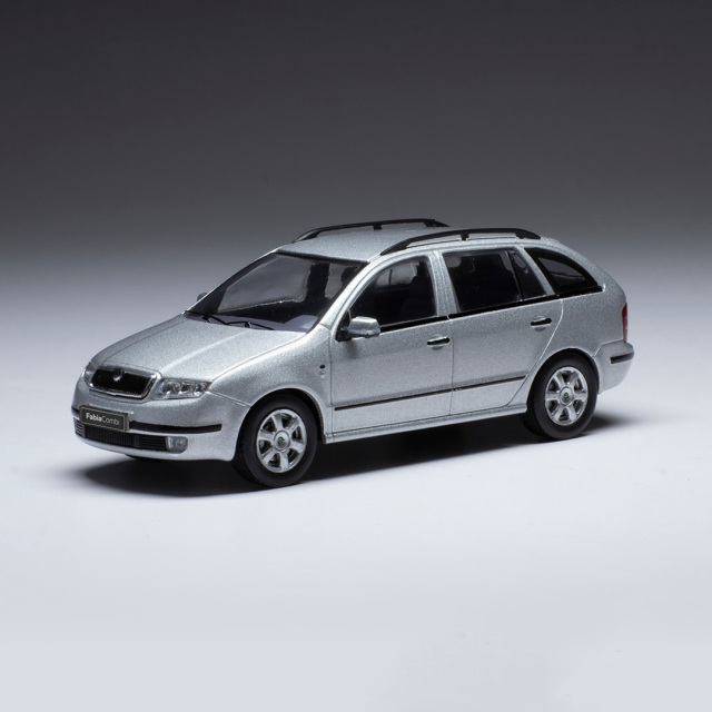 ixo/イクソ  シュコダ ファビア I COMBI 2000 シルバー