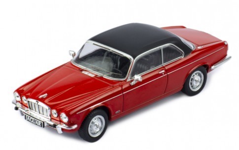 ixo/イクソ ジャガー XJ12C クーペ 1976　レッド ブラックルーフ
