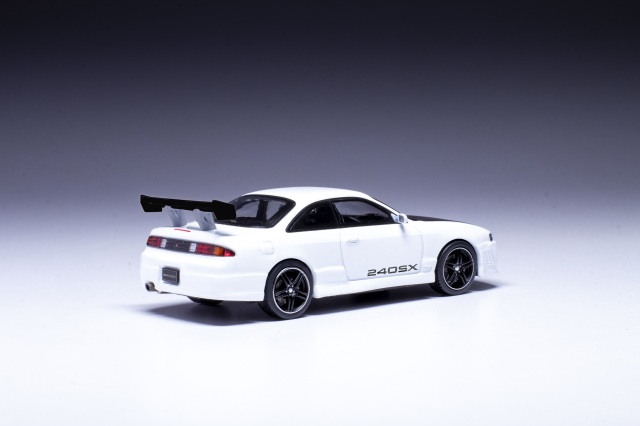 ixo/イクソ 日産 240SX 1997 ホワイト
