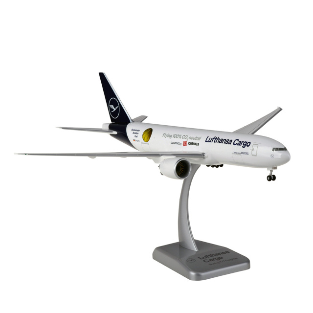 HoganWings/ホーガンウイングス  B777F ルフトハンザ DBシェンカーランディングギア/スタンド付属