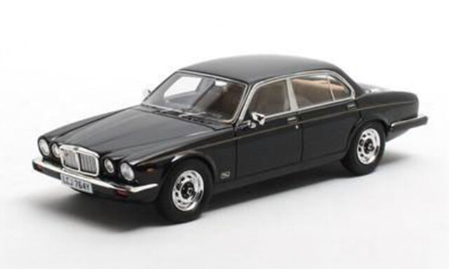 MATRIX/マトリックス  ジャガー XJ6 SIII 4.2 1979-85 ブラック