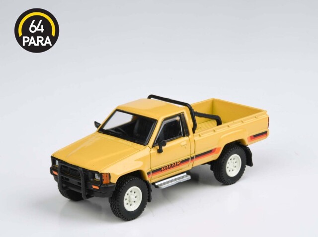 PARAGON/パラゴン  トヨタ ハイラックス シングルキャブ 1984 イエロー RHD