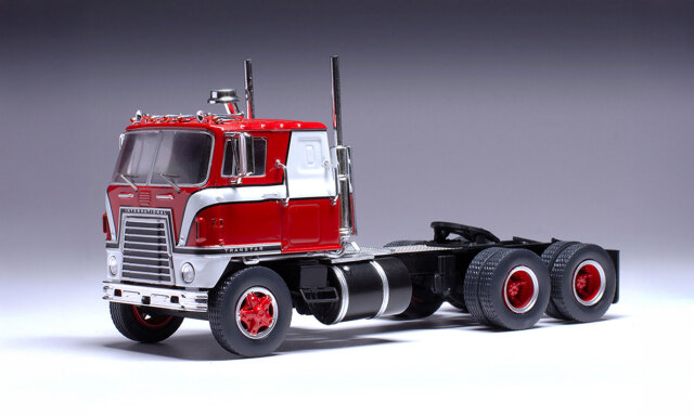 ixo/イクソ  インターナショナル Transtar COE 1965 レッド