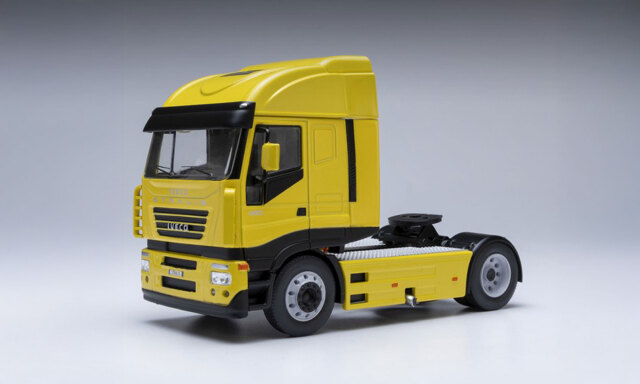 ixo/イクソ  イヴェコ ストラリス 2012　イエロー