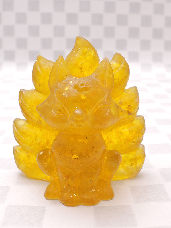 阿朋水晶工芸品:天然水晶砕石 九尾狐フィギュア