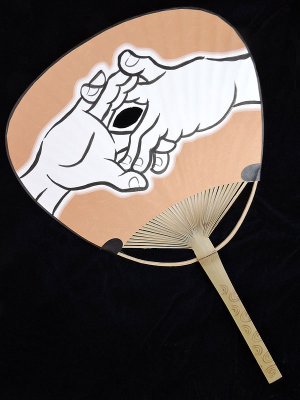 秋津屋：狐の窓うちわ