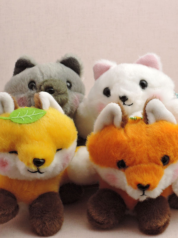 「ぬいぐるみ」子ぎつねこんこんフサしっぽマスコット