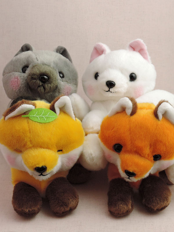 「ぬいぐるみ」子ぎつねこんこんフサしっぽ