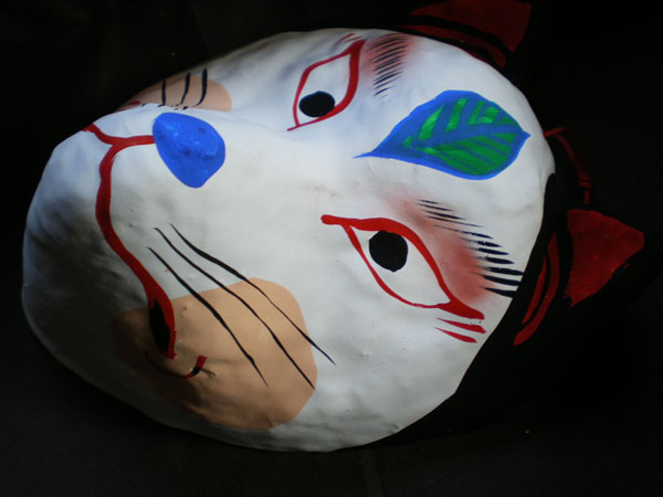 ツリ目キツネ白色