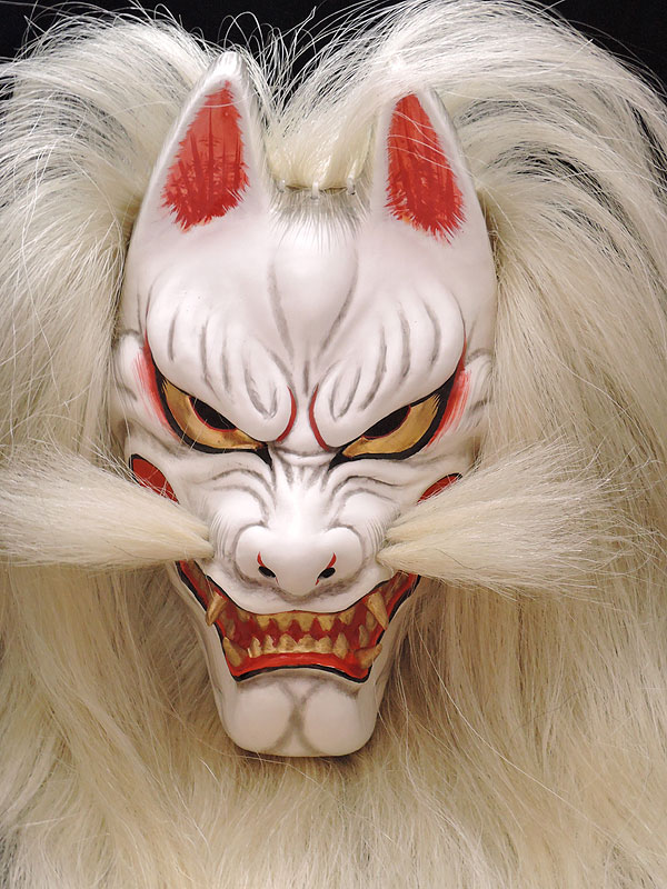 柿田勝郎面工房：石見神楽面　悪狐（白狐　顎固定　咥え有　カツラ有　３号型）