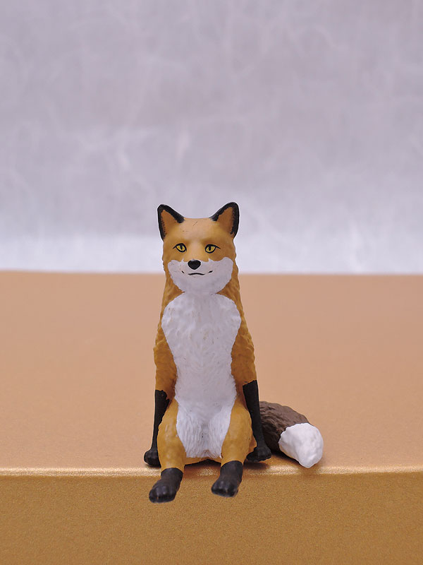 キタンクラブ：座る狐