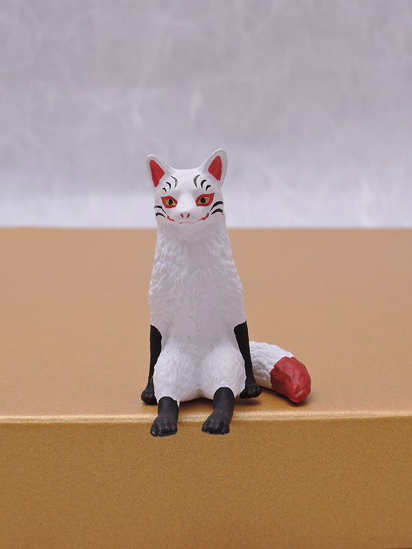 キタンクラブ：座る狐