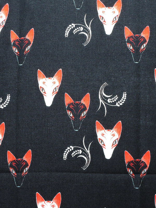 手拭い「白狐・黒狐の狐面」