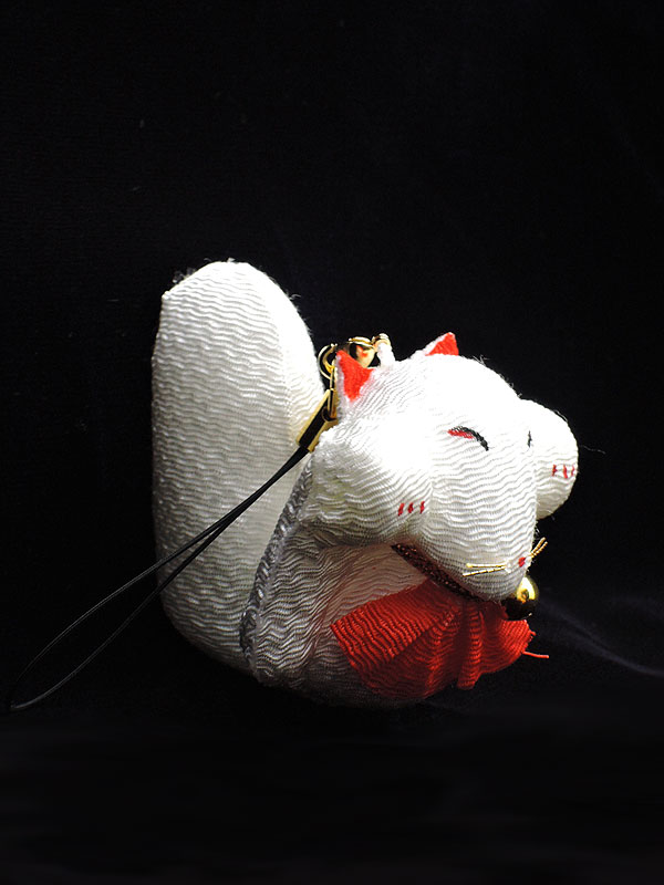 ちりめん招き　きつねストラップ