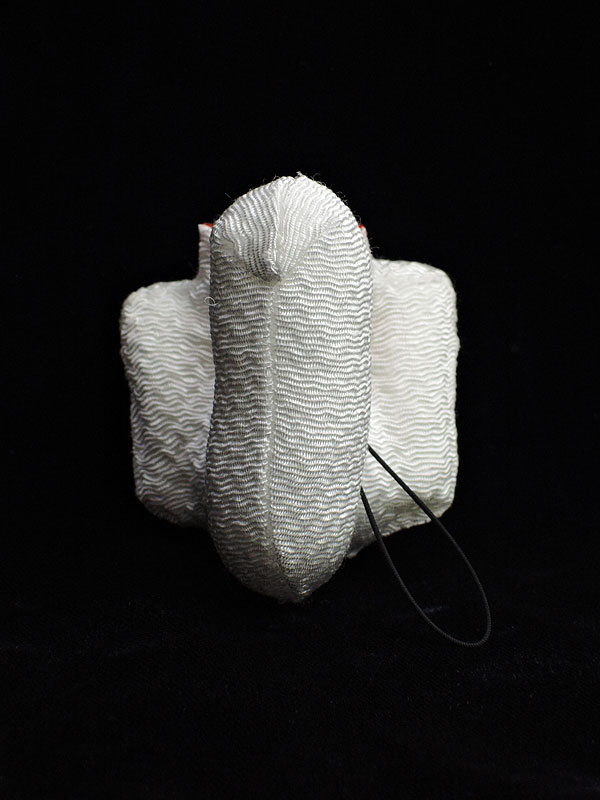 ちりめん招き　きつねストラップ