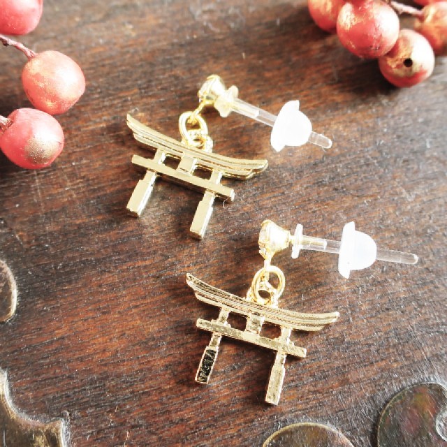 WALTZ：鳥居メタリックアクセサリー