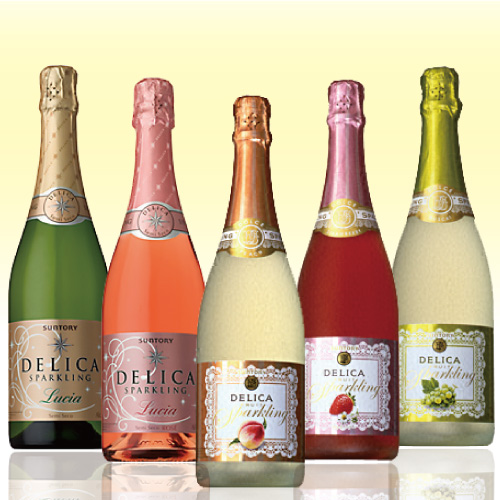 サントリー デリカ フルーツ スパークリング ピーチ 正規品 750ml の事なら 全国お酒通販サイト コナリカ へ 桃の芳醇な香りとすっきりとした甘さが特長で きめ細やかな泡で優しい口当たり
