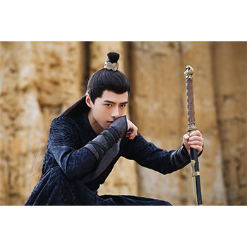 燕山に咲く月と刃