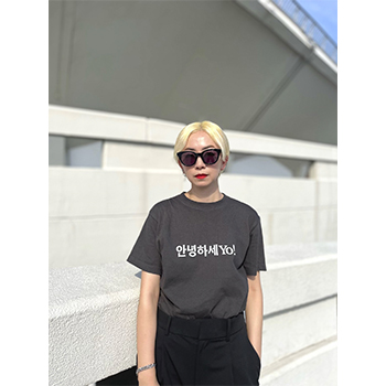 アンニョンハセヨ！プリントＴシャツ スミクロ×ホワイトa
