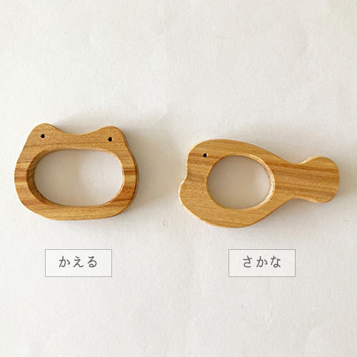 【沖縄県産品】赤ちゃんの歯固め（かえる・さかな）沖縄の木の歯固め