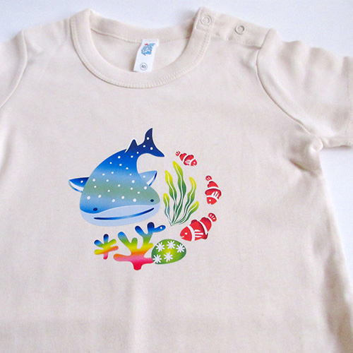 おきなわ七色ロンパース｜紅型風プリント｜80サイズ｜じんべえざめ｜やんばるくいな