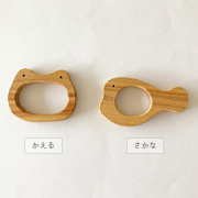 【沖縄県産品】赤ちゃんの歯固め（かえる・さかな）沖縄の木の歯固め