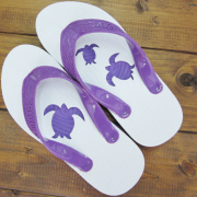 沖縄ビーチサンダル】手彫りの島ぞうり【天使の羽＆ハイビスカス柄