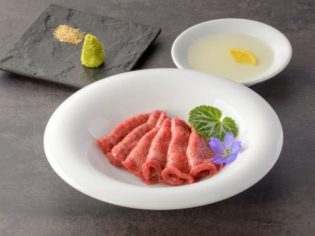 牛タン様 花盛り牛タン＆国産牛 焼肉八角セット300g（アメリカ産牛タン1種