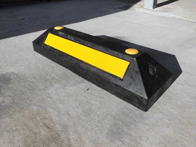 工事資材コム｜ポールコーン・ポスト「ソフトコーンM760接着式」 高さ760mm