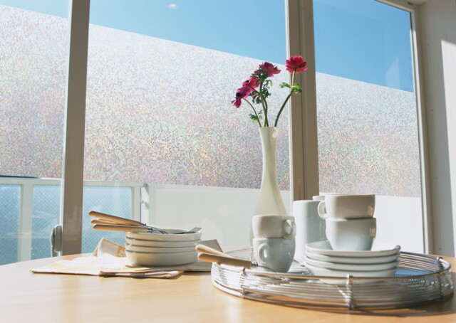 工事資材コム｜Low-Eガラス対応 窓飾りシート 大革命アルファ レンズタイプ