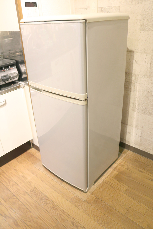 工事資材コム | 冷蔵庫下の床を守る 透明床保護マット 70cm×75cm