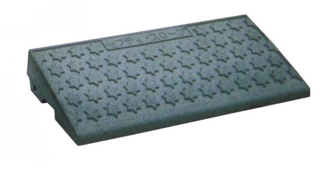 工事資材コム｜SS-100 セフティ・スロープ 本体 100mm段差用