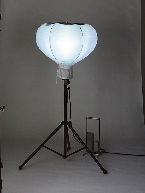 KNT-250 ハロゲン投光器 ３灯三脚式 KNT-250 ハロゲン投光器 3灯三脚式 KNT-250 ハロゲン投光器 3灯