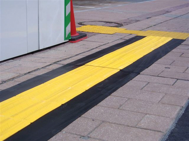 点字マット使用