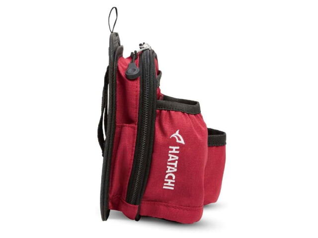 側面はペンﾎﾙﾀﾞｰ　中段のファスナー式のポケット　フロントのペットボトルホルダーはハタチロゴがおしゃれ