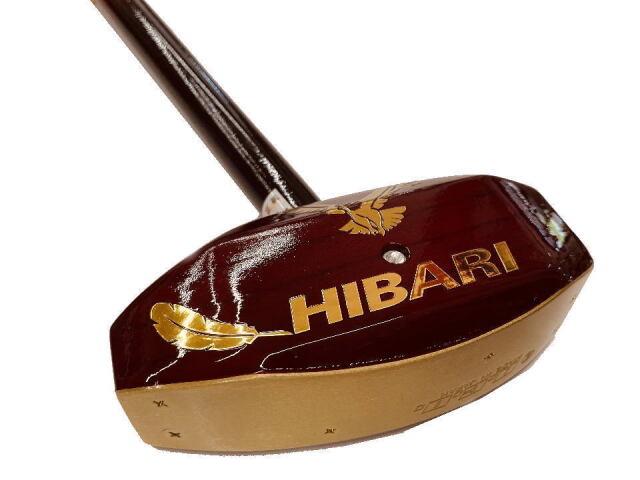 ひばりクラブゴールドモデルのヘッドうらはひばりのゴールドでのデザイン