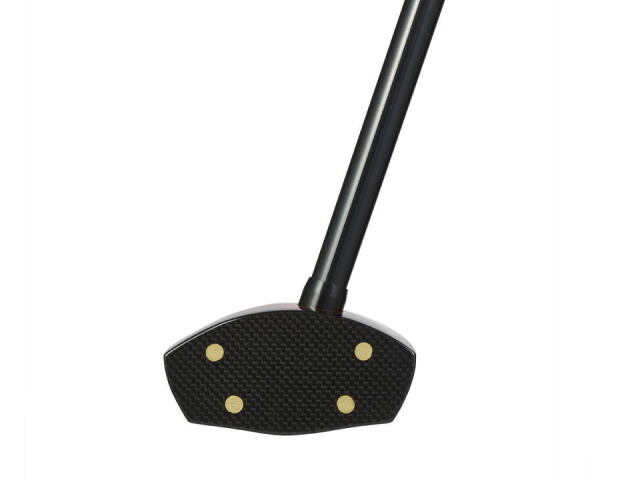 厚みあるカーボンフェイス