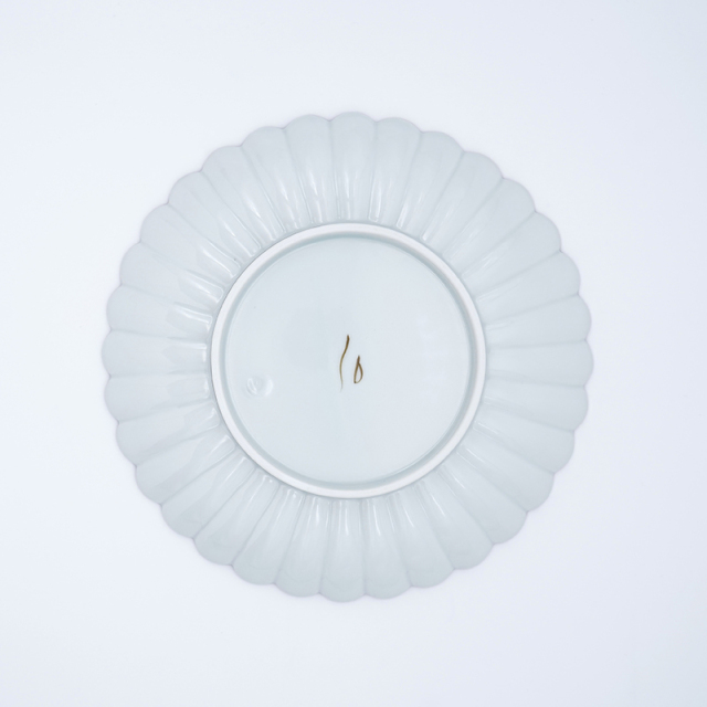 菊割7寸皿(白)｜空萌工房(そらもえこうぼう)｜田口紀美子