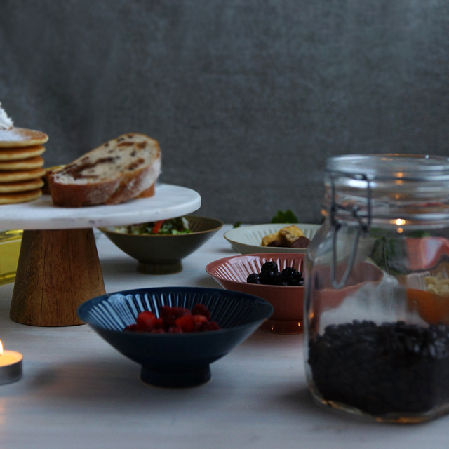 波佐見焼 一誠陶器 浮彫-UKIBORI- HIRA碗 青