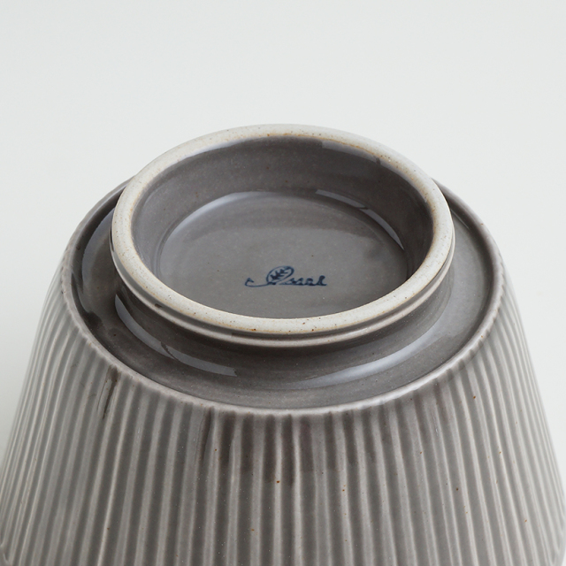 グレー 陶器 ボウル 中型 ボウル（4寸／約12cm）呉須・外鉄 （05） | 出西窯 on-line STORE