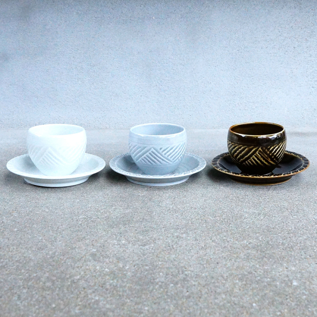 ウエーブ 丸カップ(白)｜一真窯