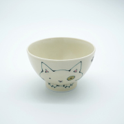 ネコ柄の器