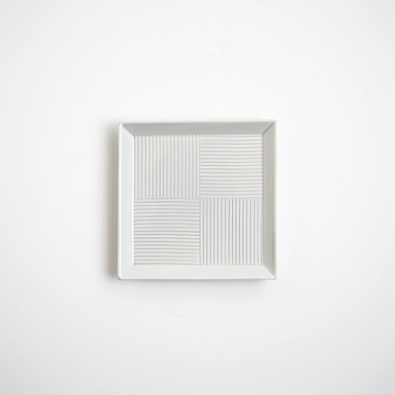 パールグレー櫛目彫