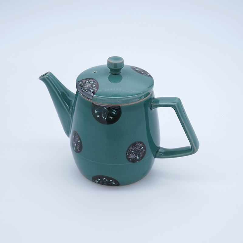 美しい古美術◾️蔵から深みのある緑色の釉薬が流れる上品で美しい平茶碗が出て来ました 美しい古美術◾️蔵から釉薬のプチプチしたかなり雰囲気のある壺