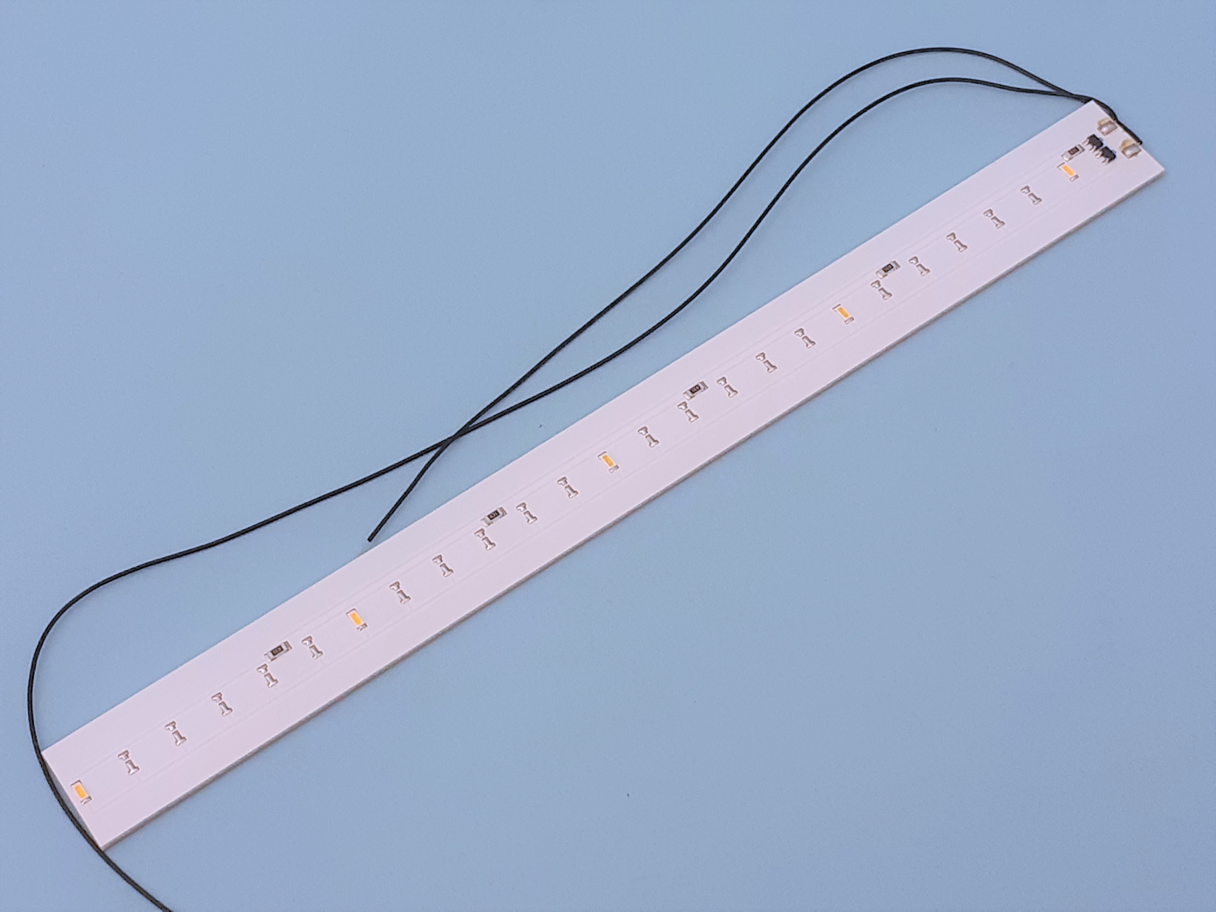 エンドウ室内灯チップLED仕様（長さ220mm・切断不可）1輌分入り