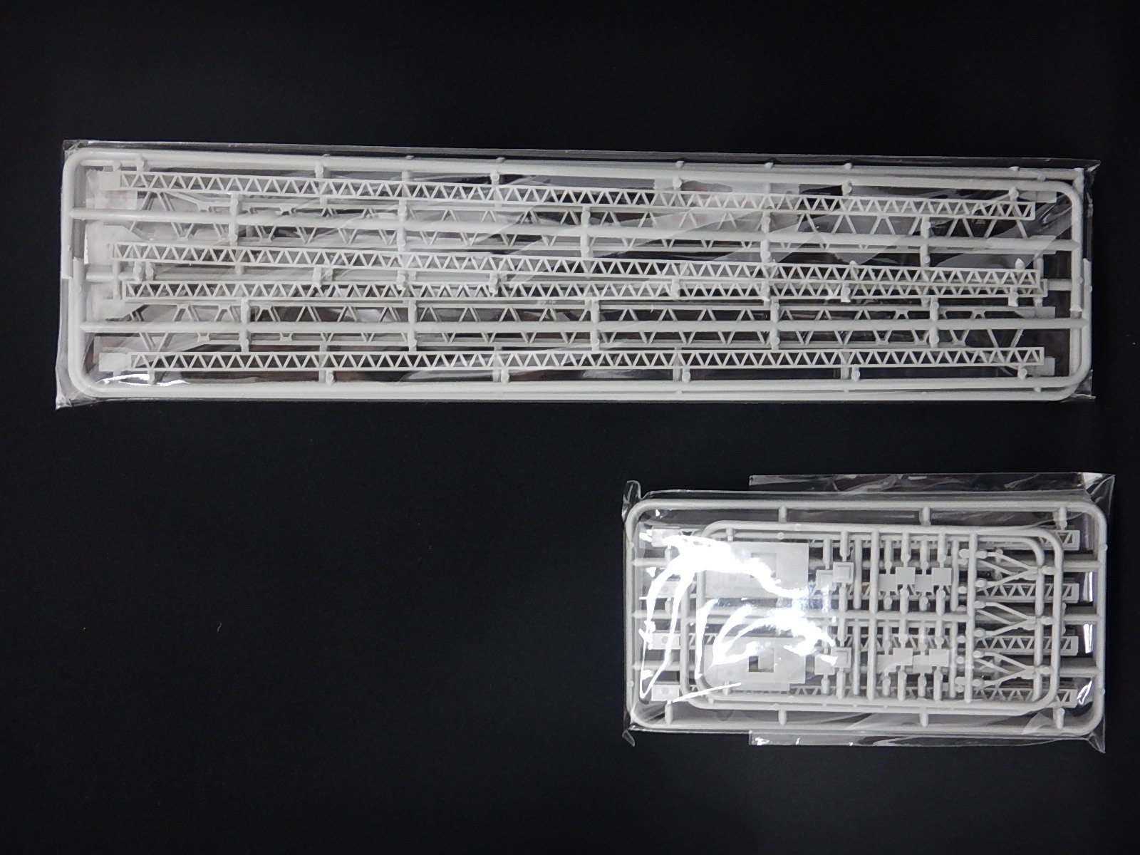 架線柱組立キット（2本分入）