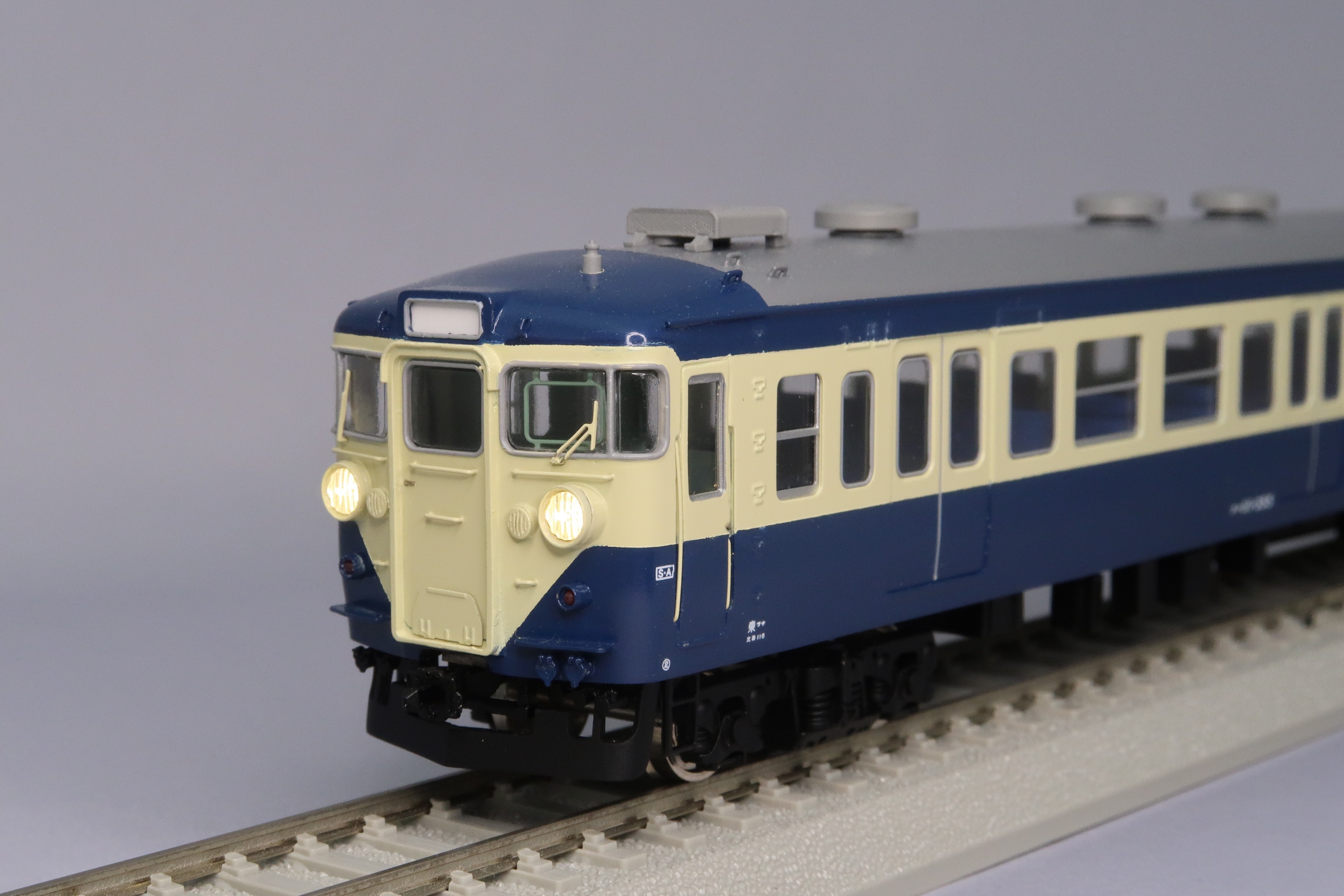 【付属品取付済】クハ１１１－３００　初期車　非冷房　横須賀色　グローブベンチレーター